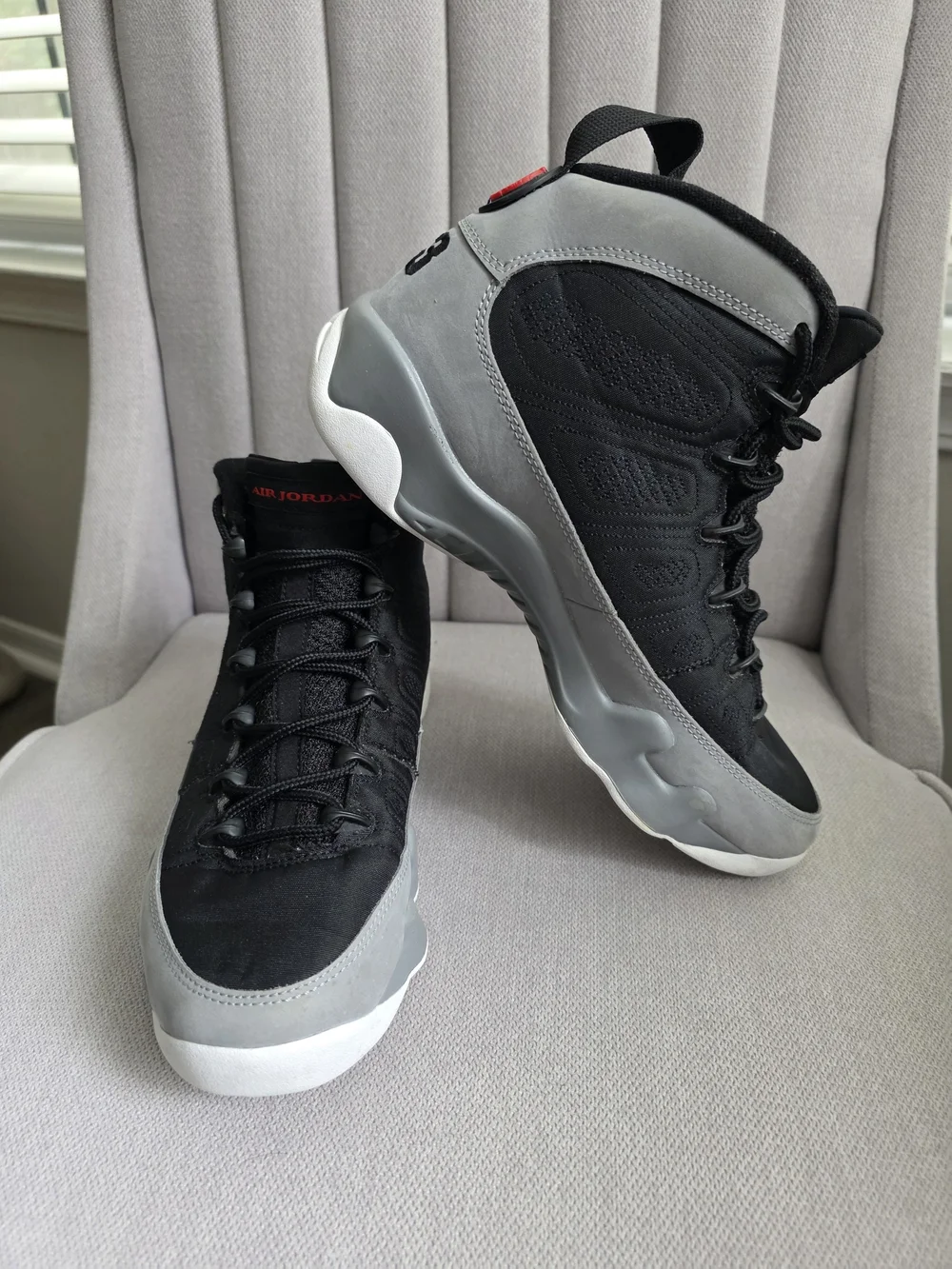 Jordan Retro 9 Particle Grey Men’s Basketball Shoes - Black & Gray Size 8 Used.